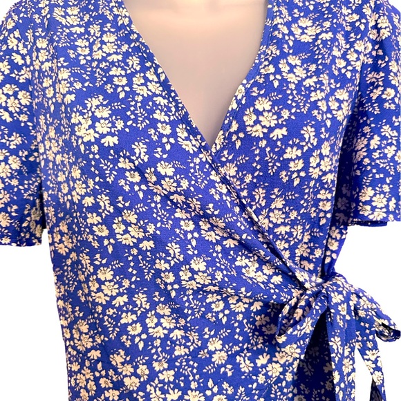 Spring/Summer Wrap Dress - Picture 4 of 6